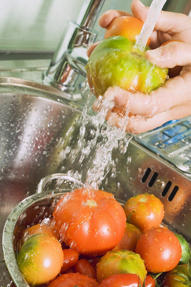 Tomaten waschen