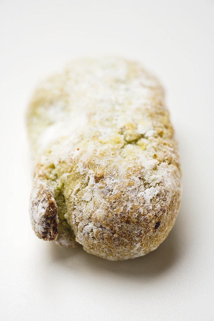 Almond biscuit with pistachio filling (Italy)