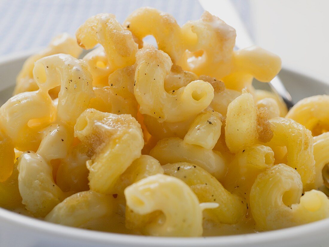 Macaroni cheese in bowl
