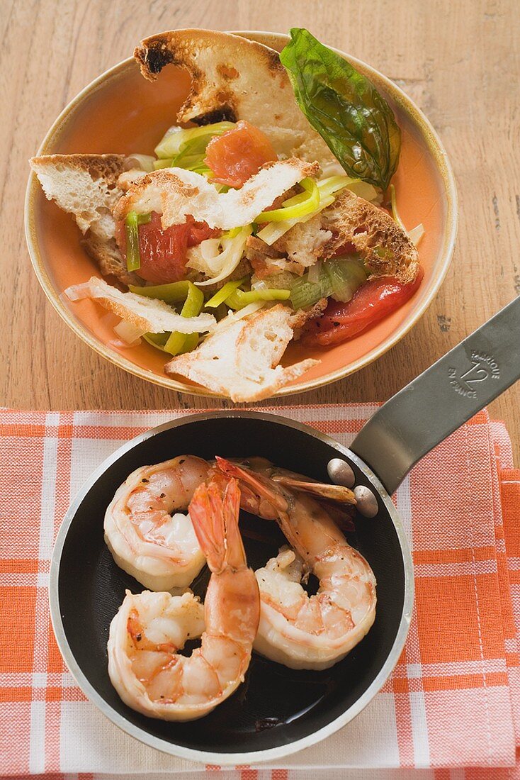 Fried scampi with salad