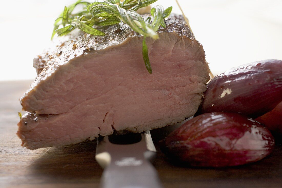 Roast beef with tarragon and shallots