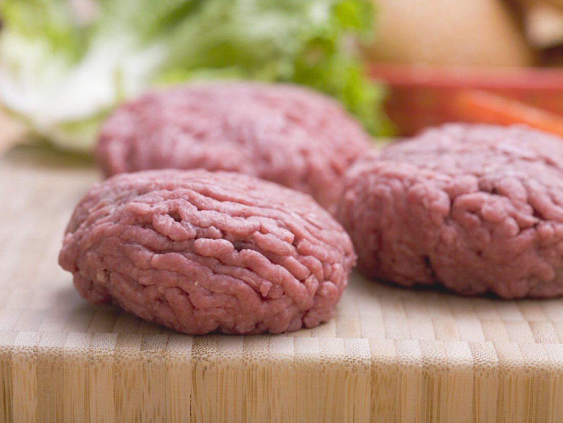 Ingredients for hamburgers: burgers, lettuce etc.