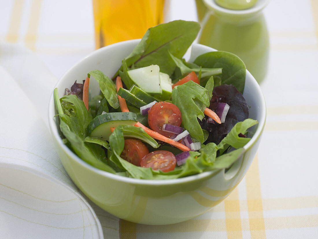 Gemischter Blattsalat mit Gemüse