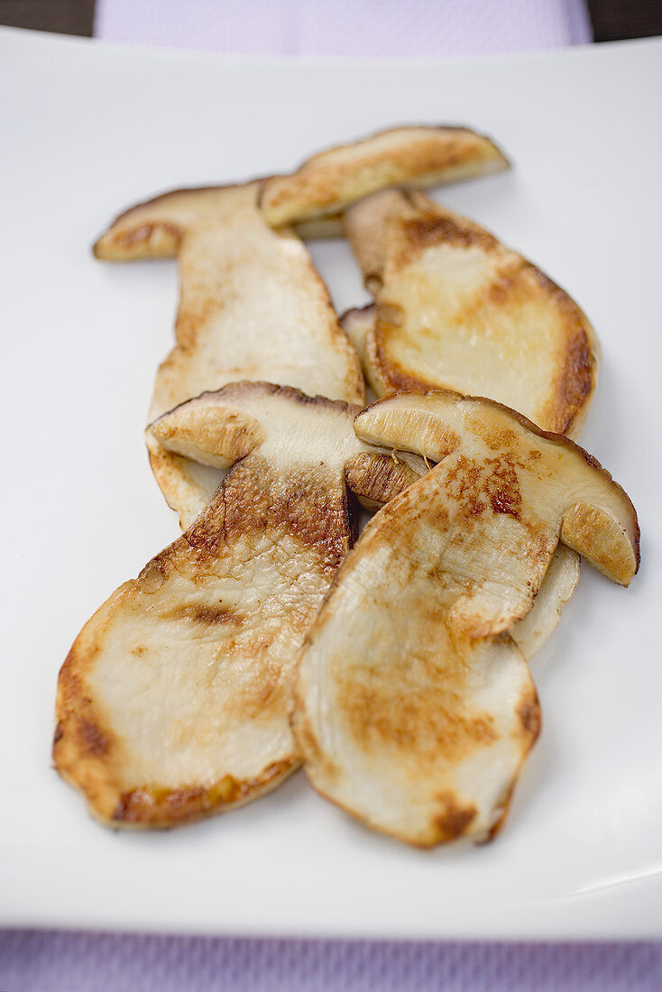 Fried cep slices