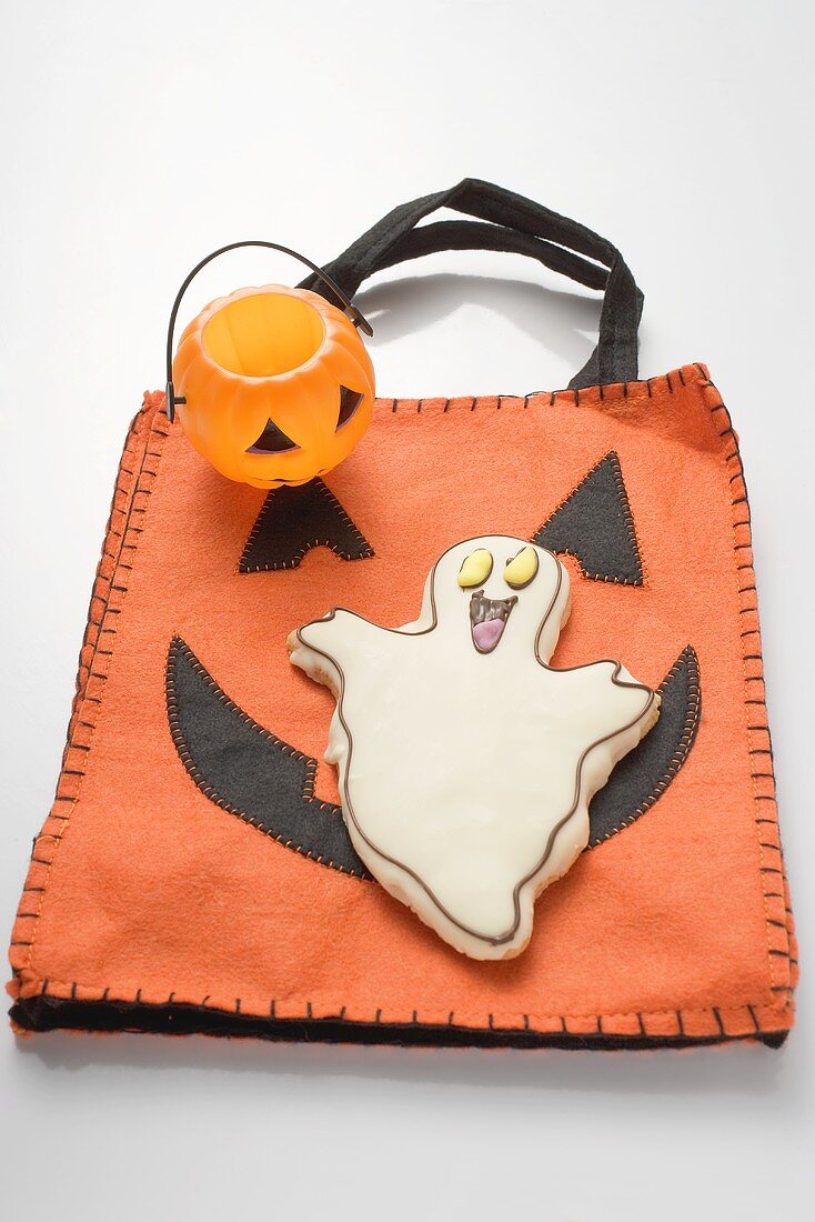 Ghost biscuit and Halloween decoration