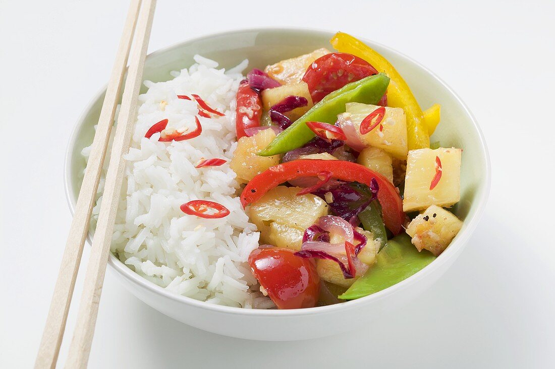 Fried vegetables with pineapple and rice (Asia)