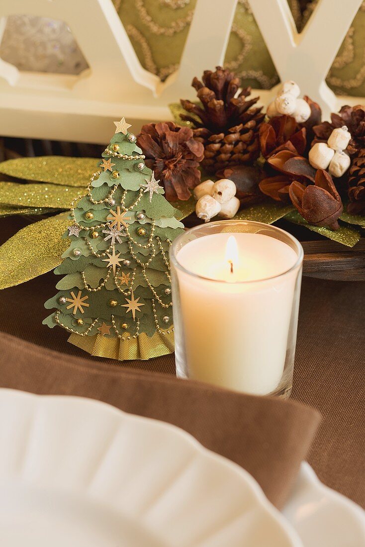 Christmas table decorations (Christmas tree, candle)