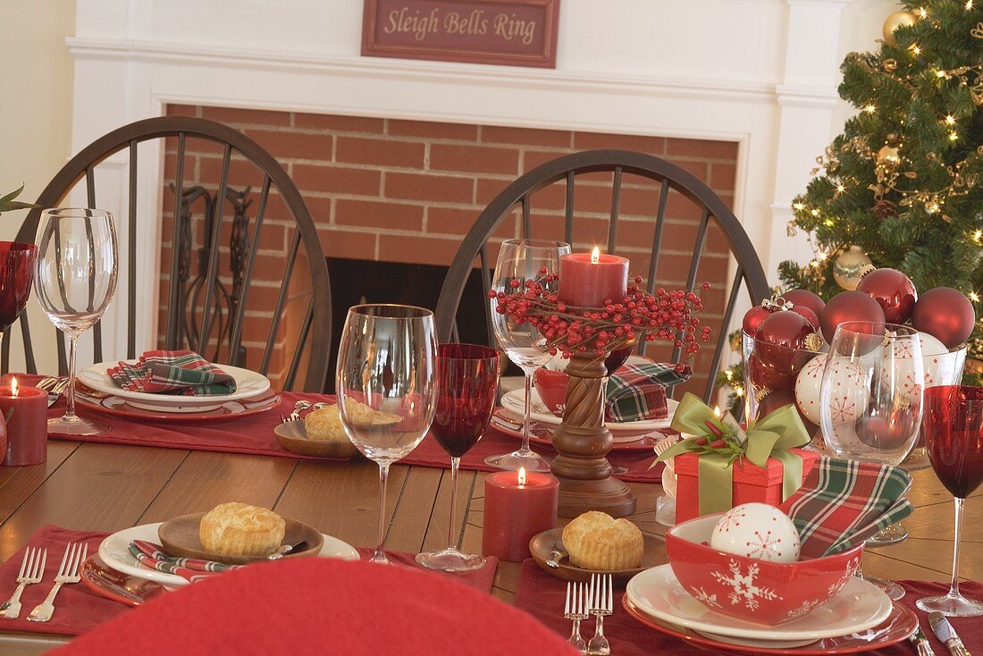 Christmas table in front of fireplace (USA)