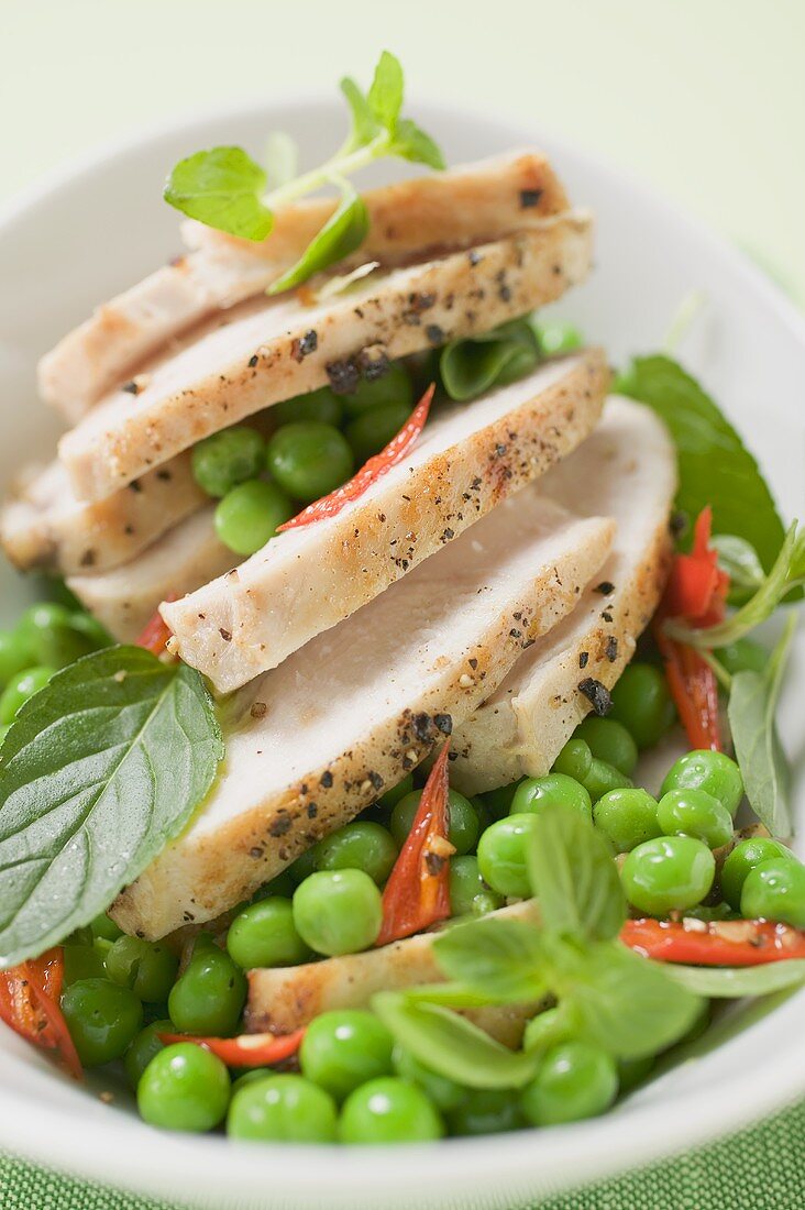 Chicken breast with peas and herbs