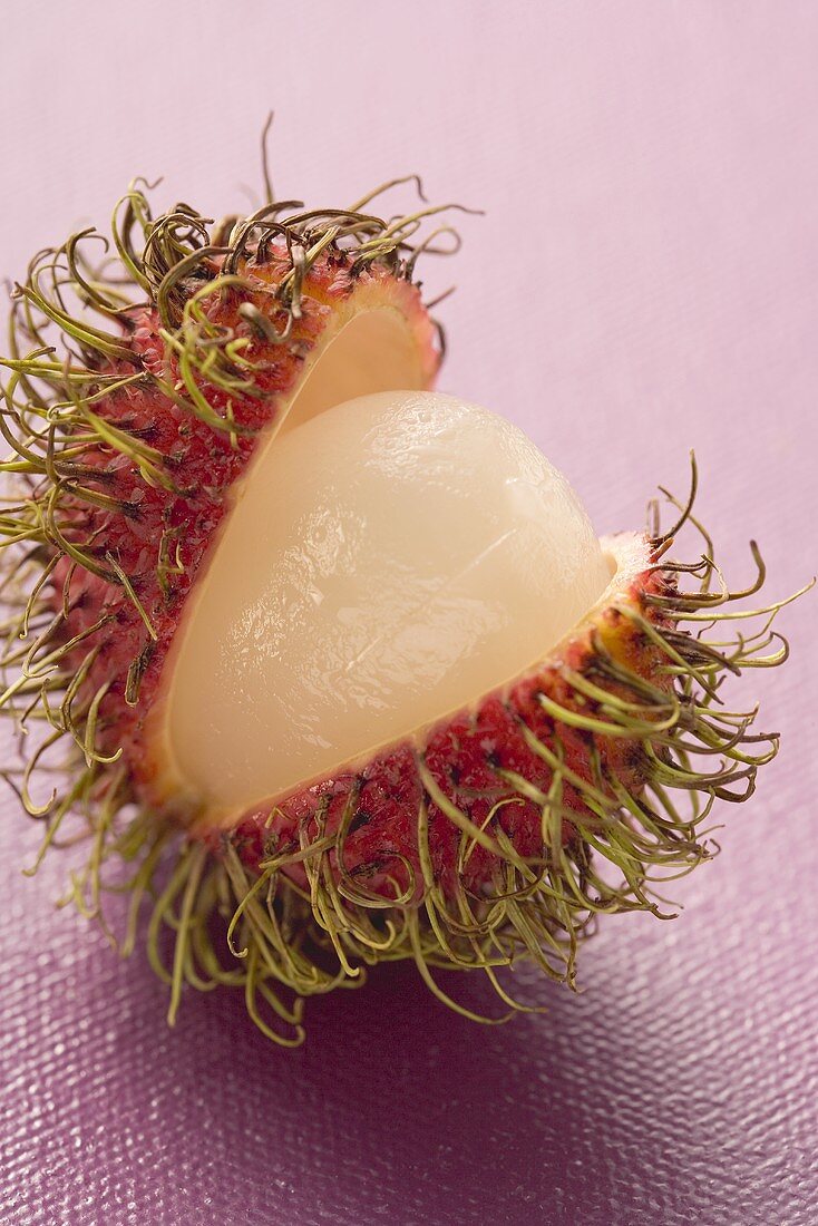 Rambutan (aufgeschnitten)