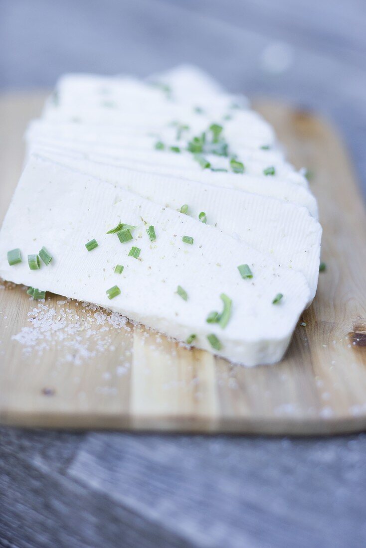 Schafskäse mit Schnittlauch