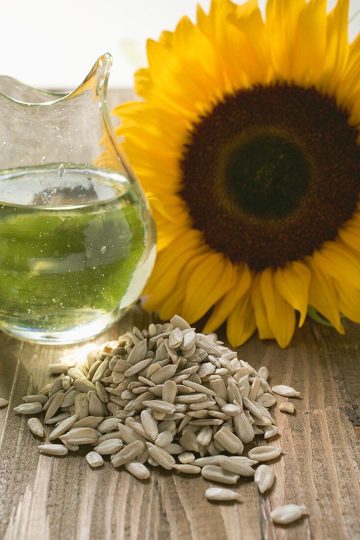 Shelled sunflower seeds, sunflower oil and sunflower