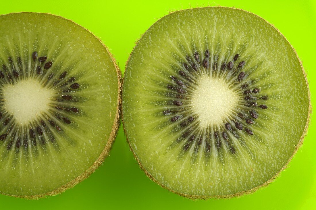 Halved kiwi fruit