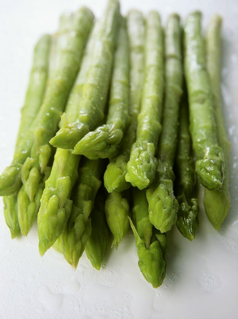 Green asparagus