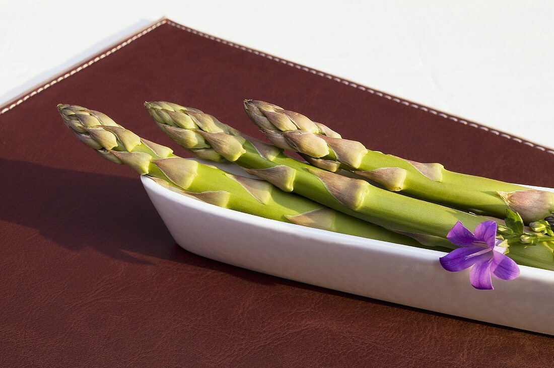 Green asparagus spears