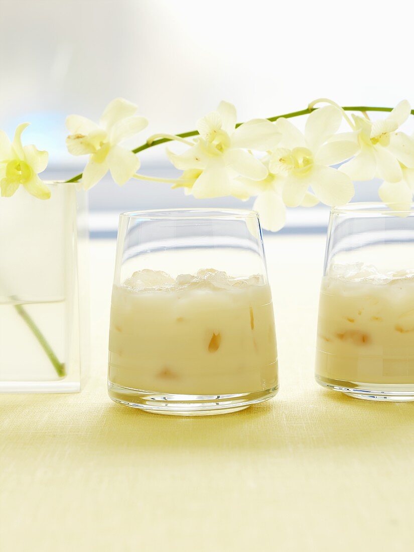 Icy vanilla whisky with Drambuie, vanilla extract, milk, orchids