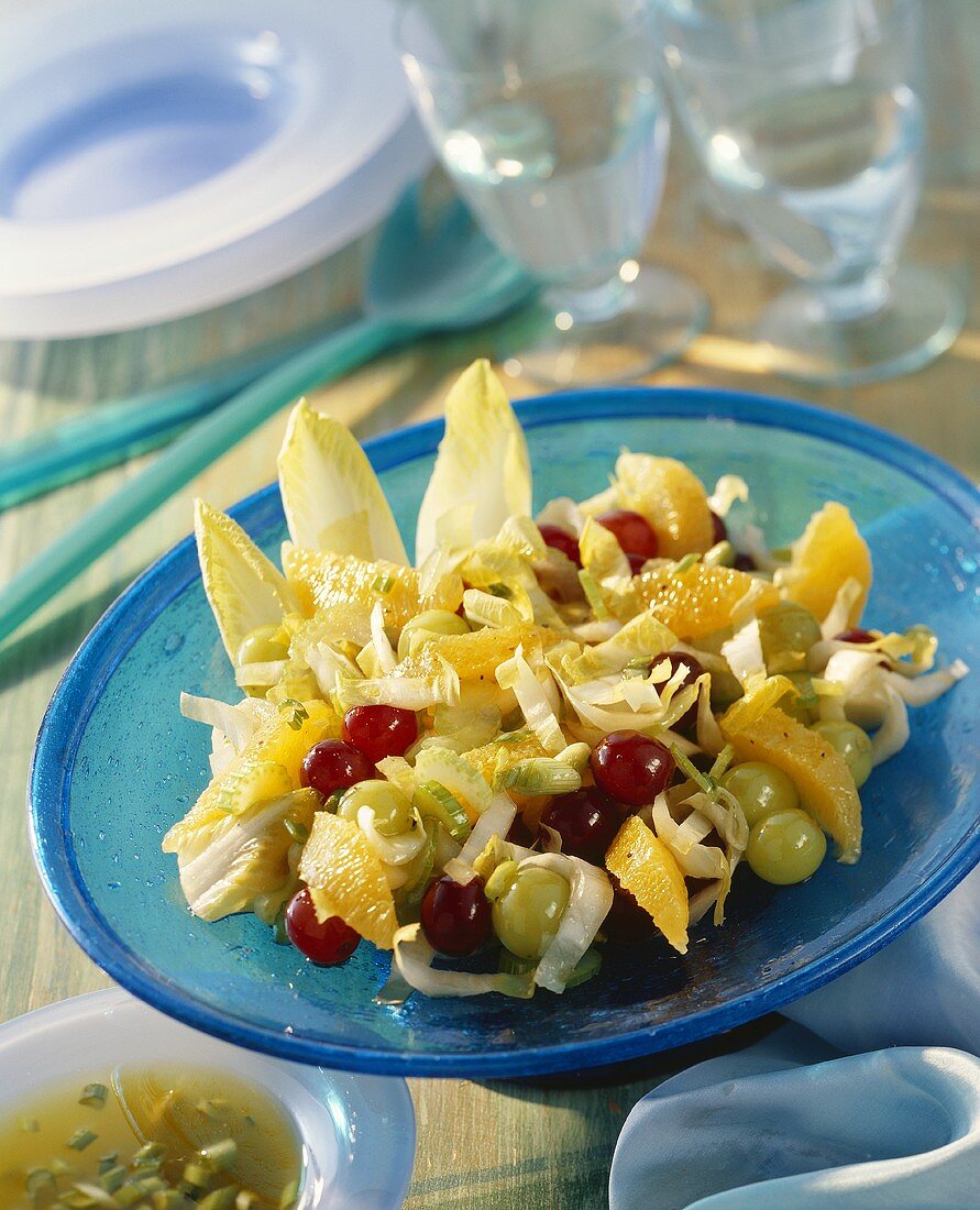 Fruity chicory salad