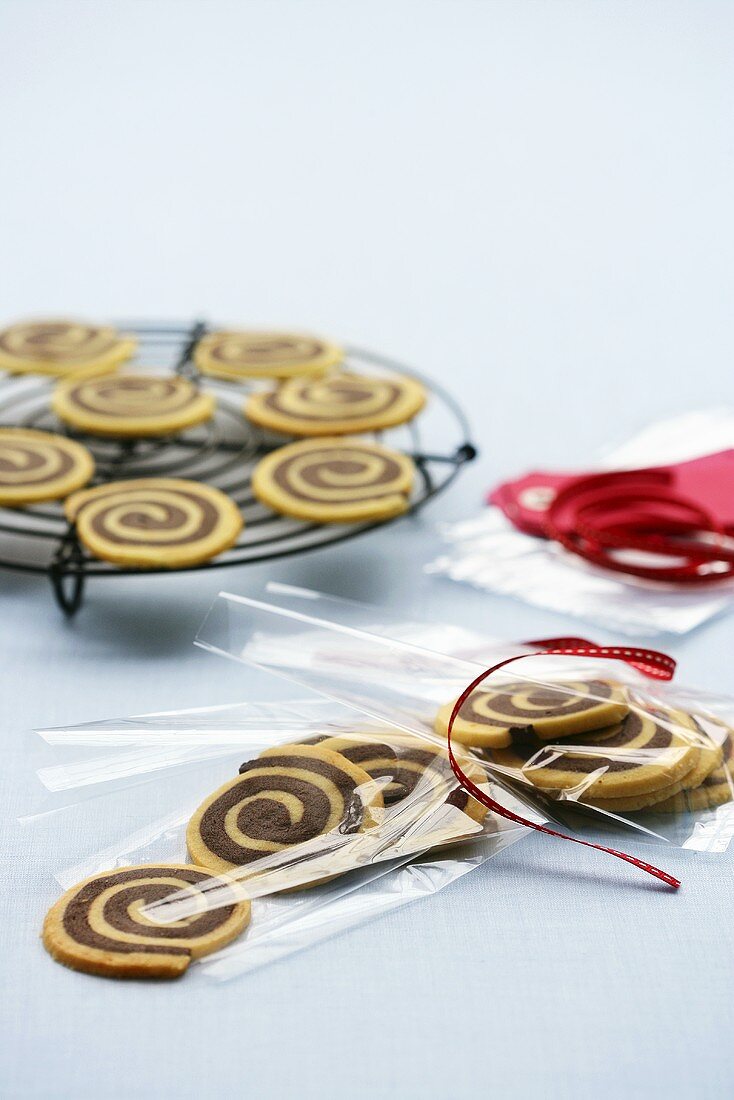Spiral biscuits for a present