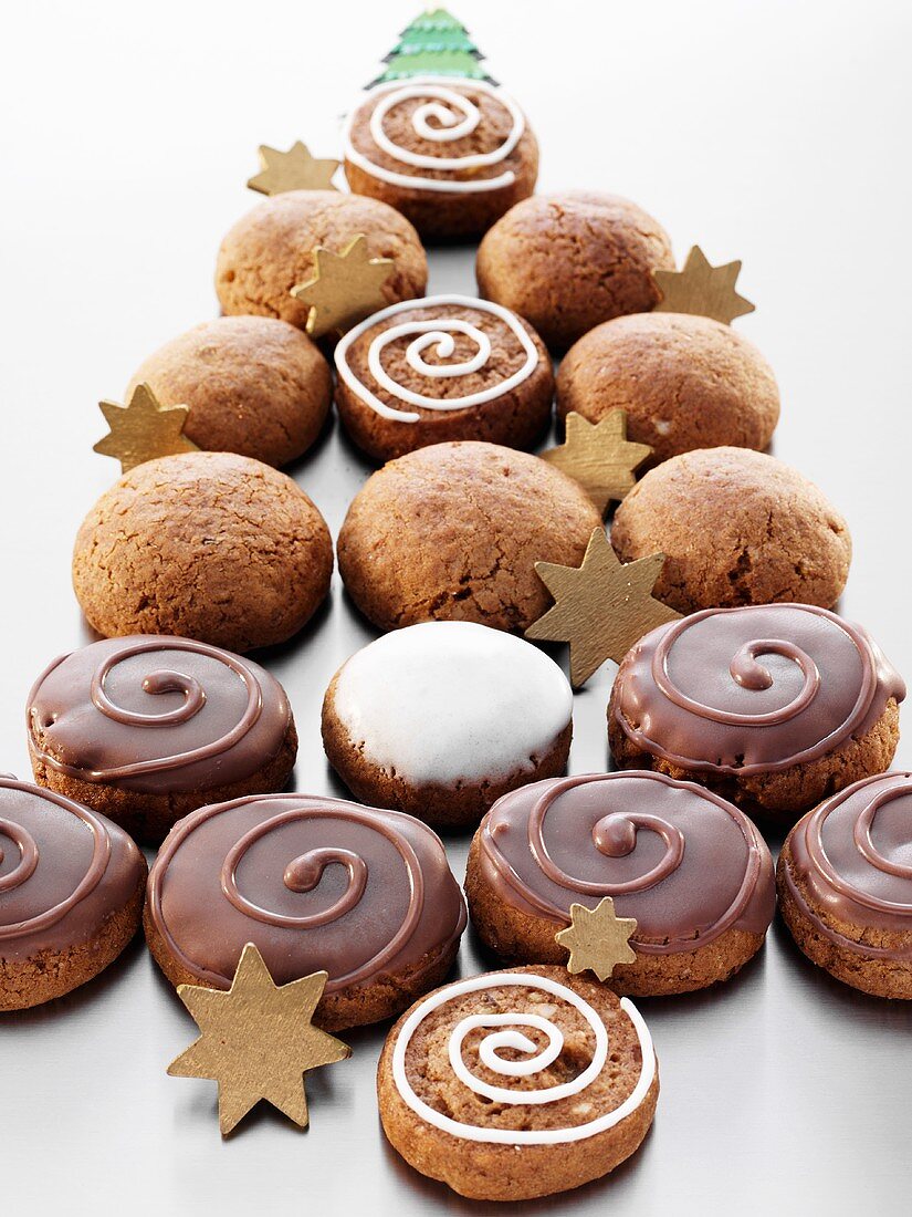 Spiced Silesian biscuits arranged in a Christmas tree shaped