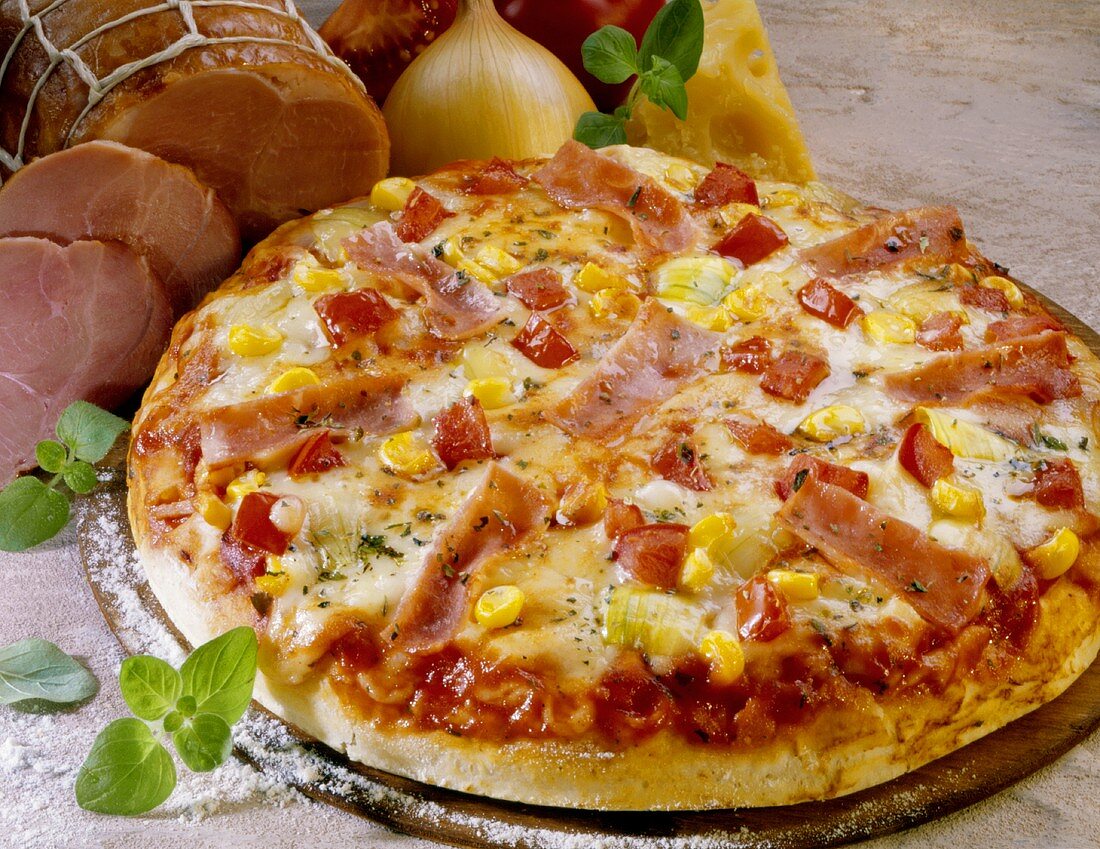 Pizza with sweetcorn, peppers and ham