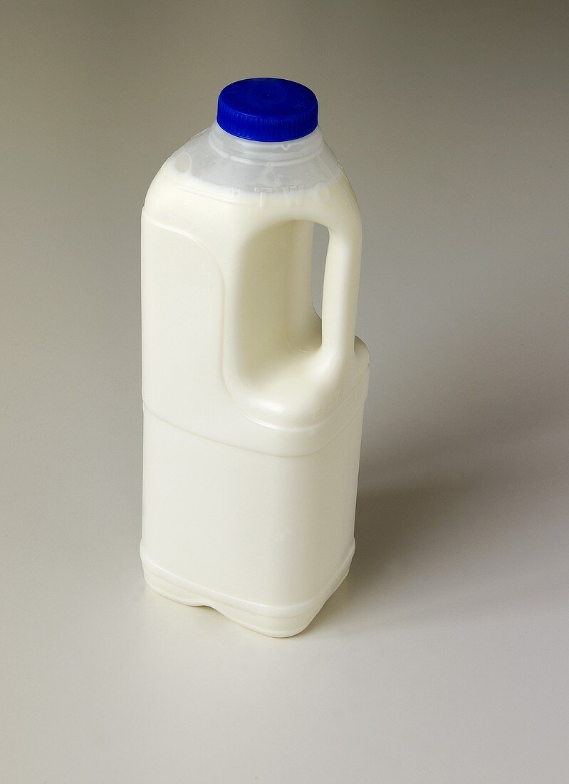 Milch in der Plastikflasche