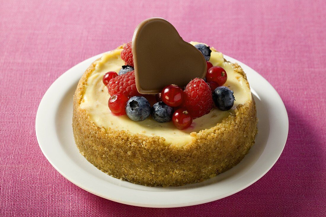 Mini-cheesecake with mixed berries