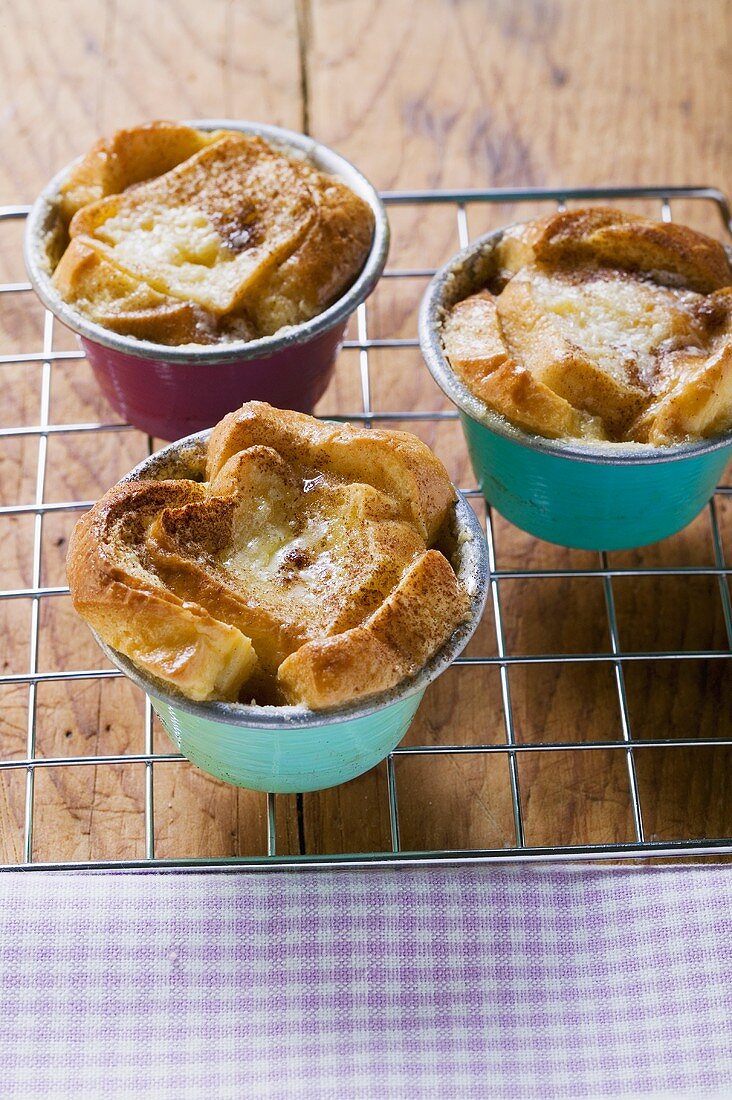 Individual bread puddings