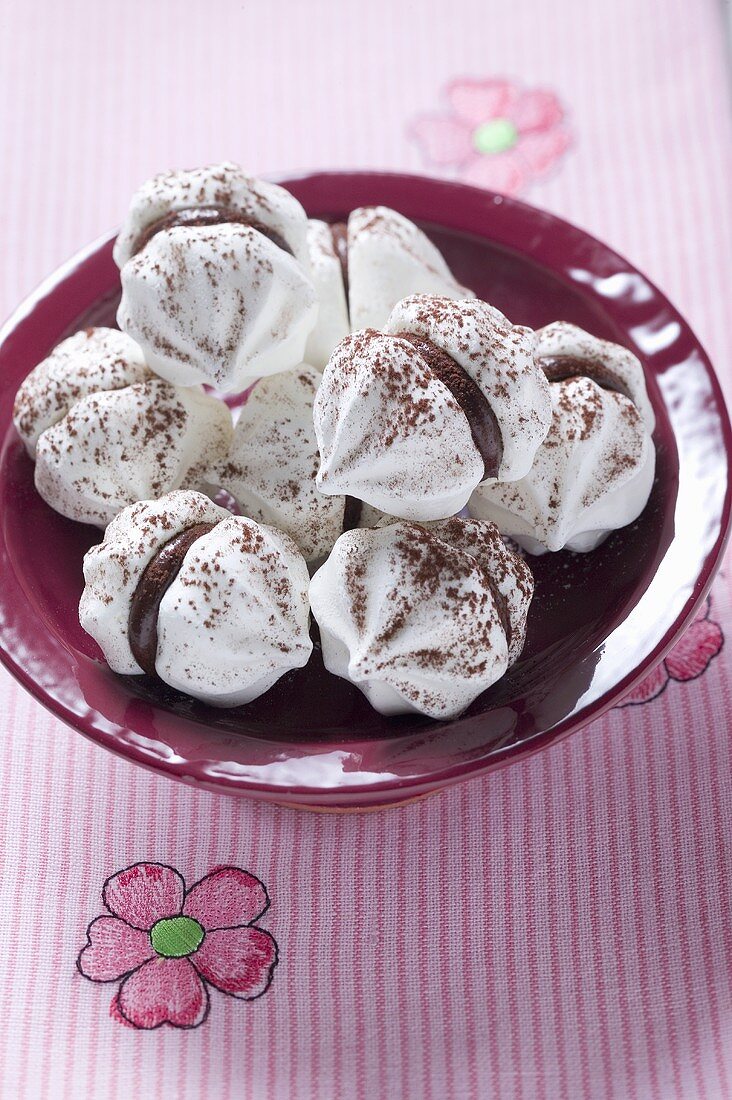 Chocolate-filled meringues
