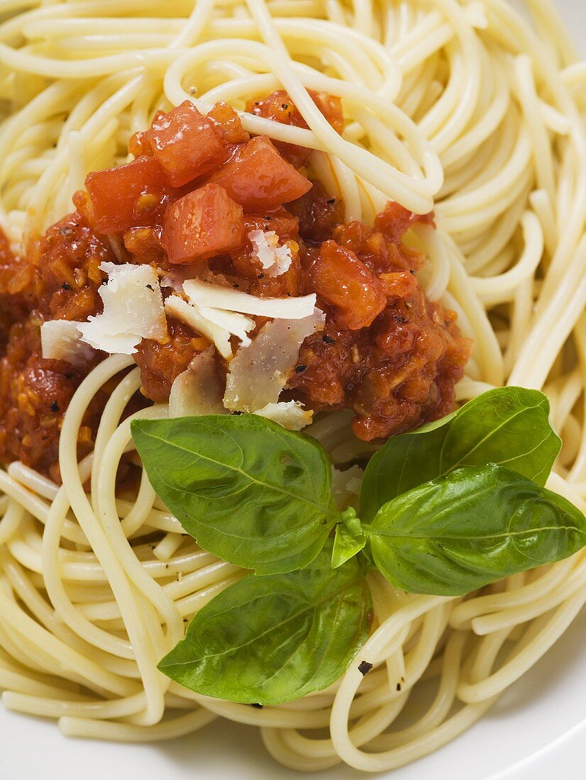 Spaghetti bolognese with basil and Parmesan
