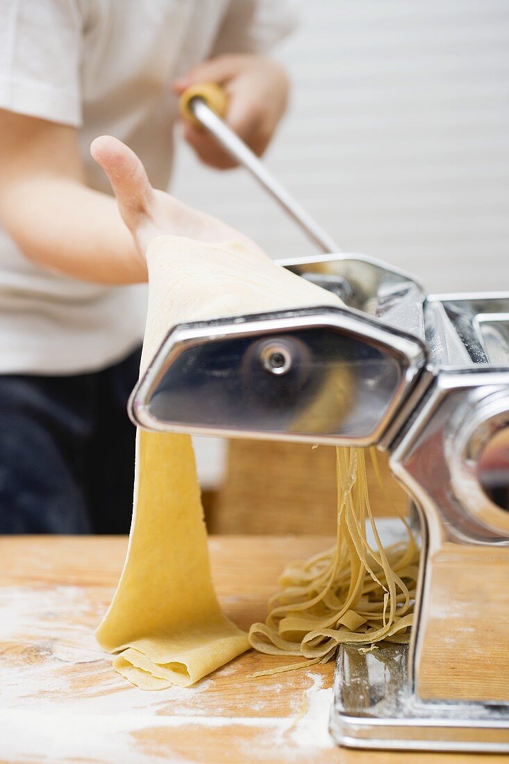 Tagliatelle herstellen