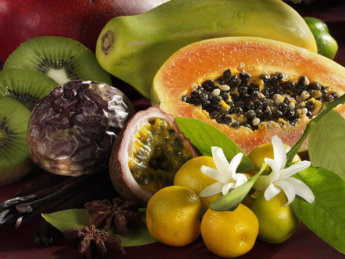 Exotische Früchte mit Vanille und Sternanis