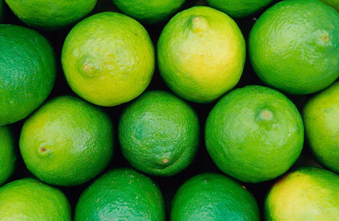 Lots of limes (filling the image)