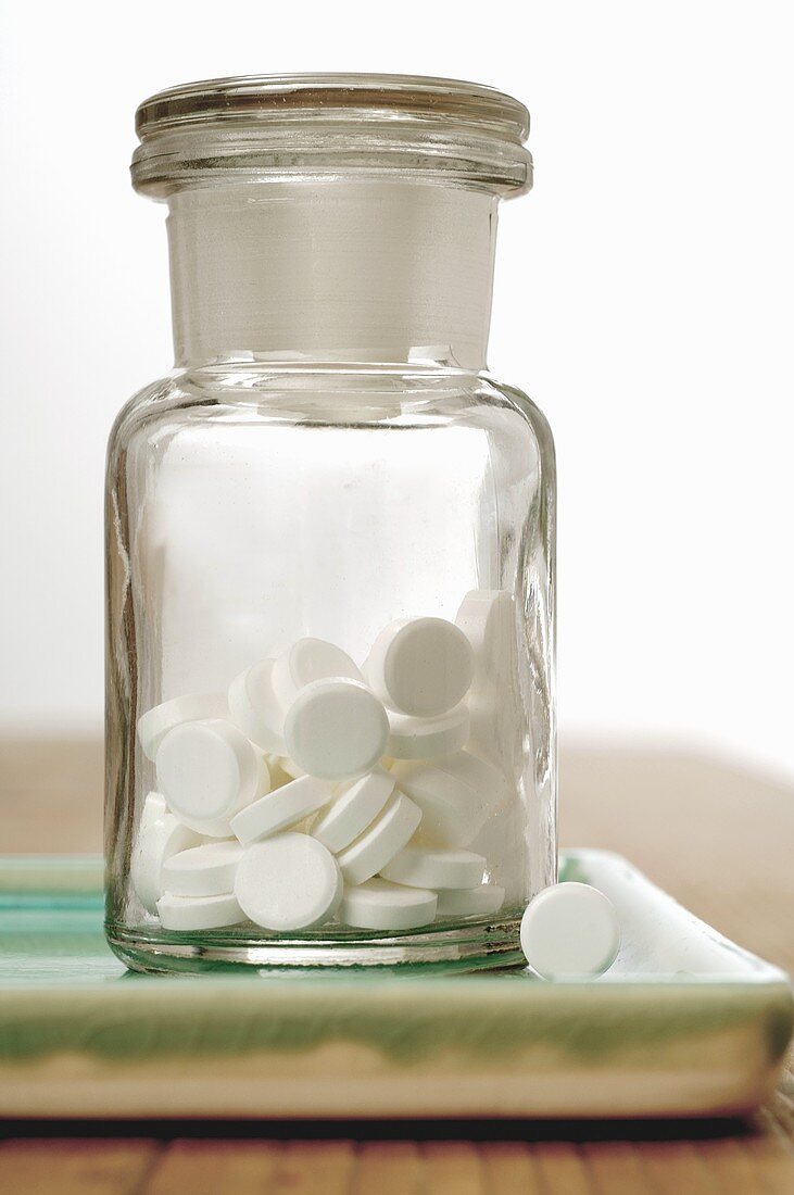 Schüssler Salze: Tabletten im Apothekerglas
