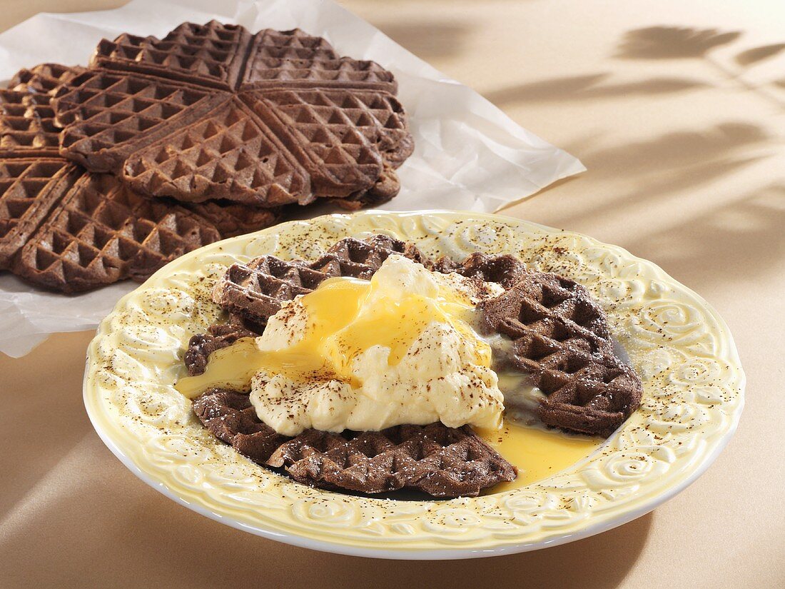 Cocoa waffles with cream and advocaat