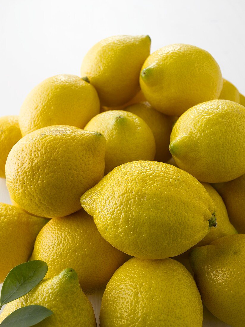 A heap of lemons