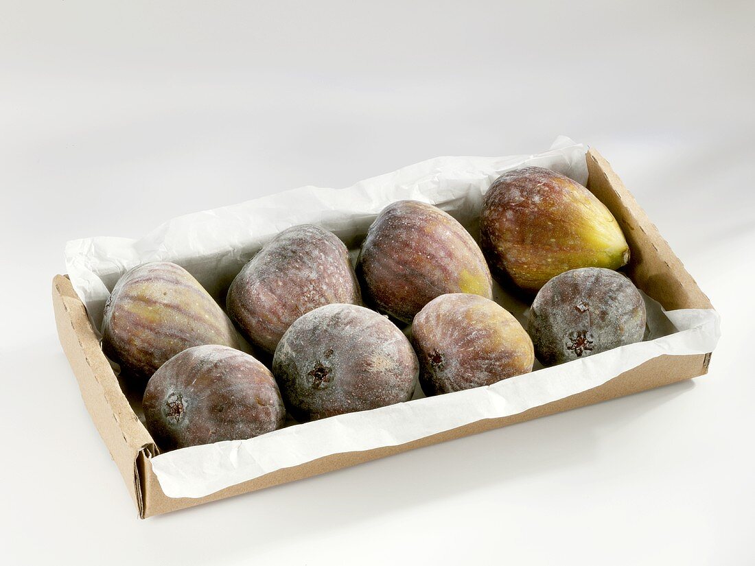 Fresh figs in cardboard box