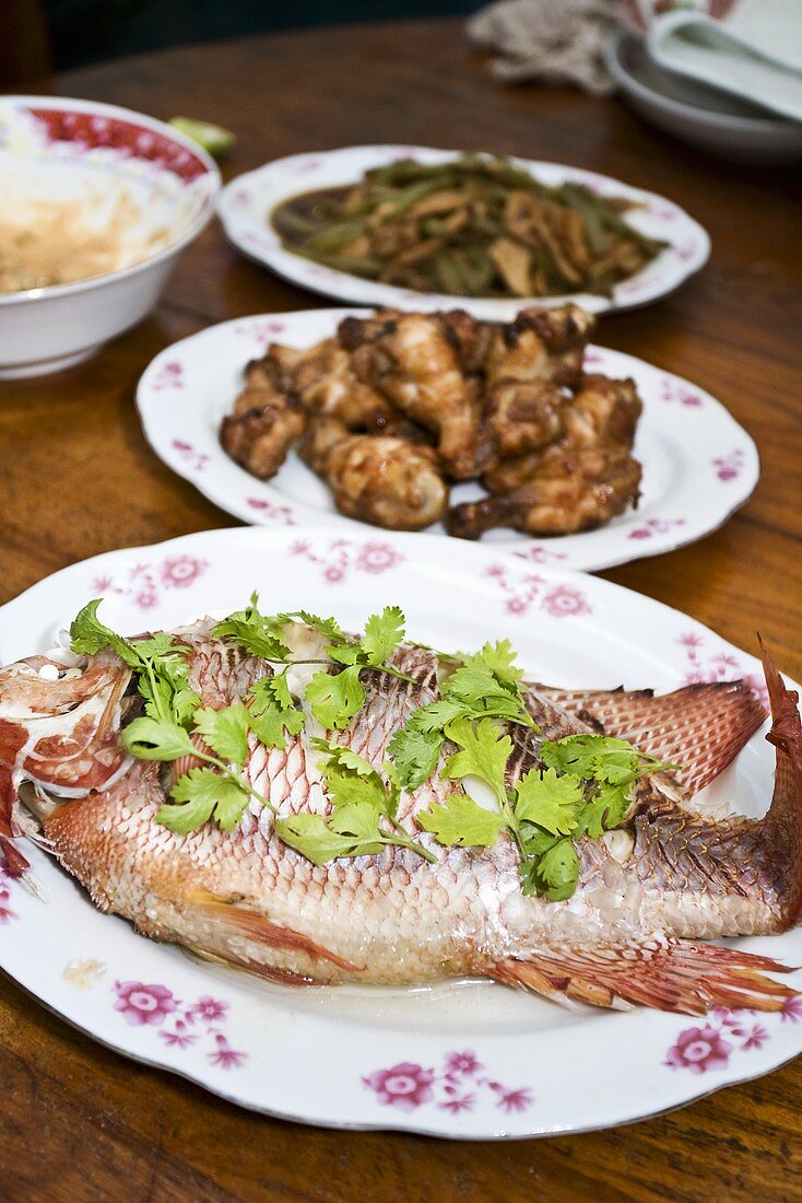 Gedünsteter roter Tilapia (Thailand)