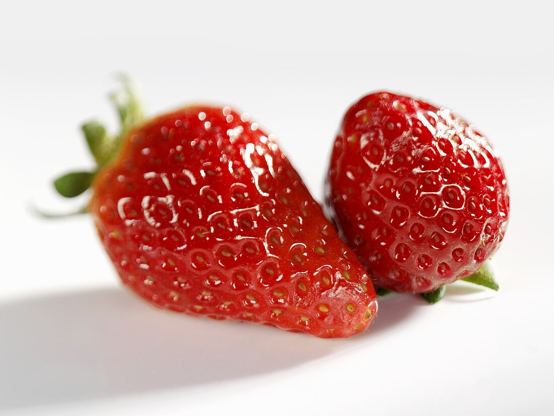 Two strawberries (close-up)