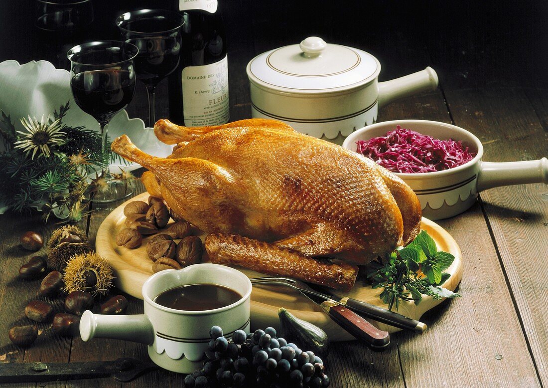 Goose filled with chestnuts and red cabbage