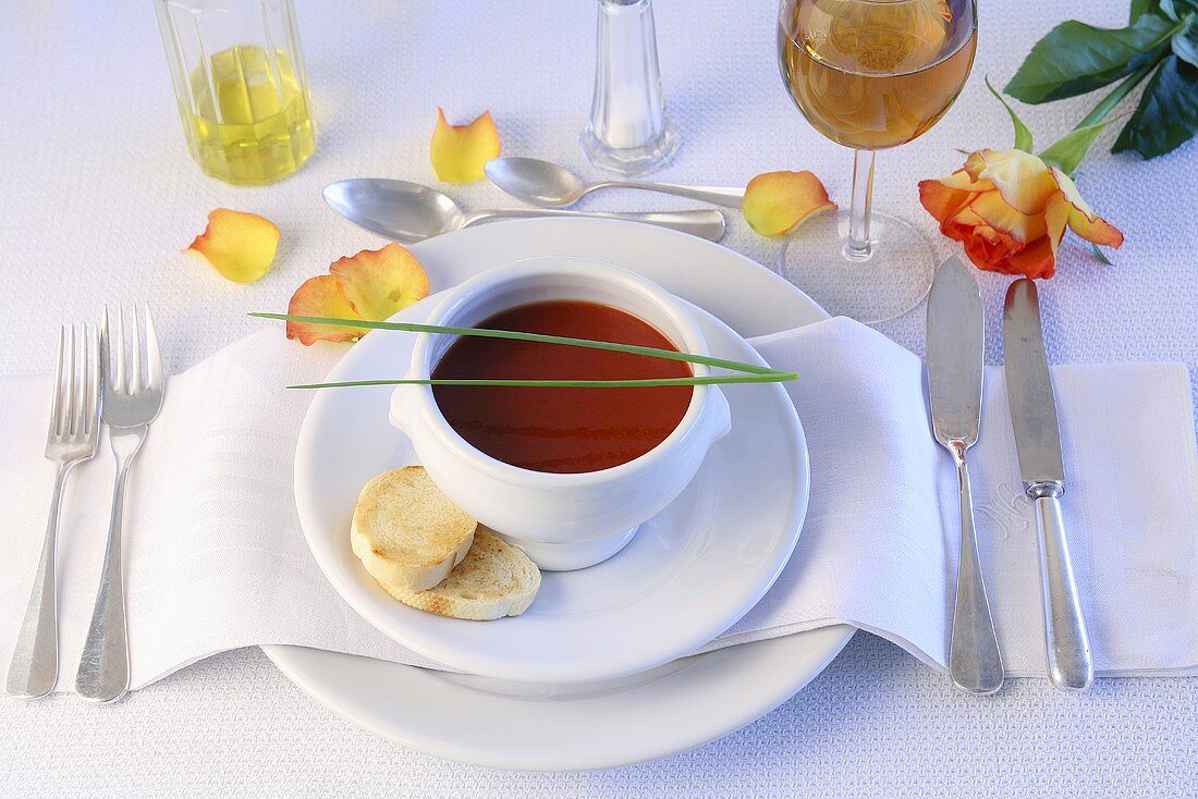 Tomatensuppe mit Röstbrot