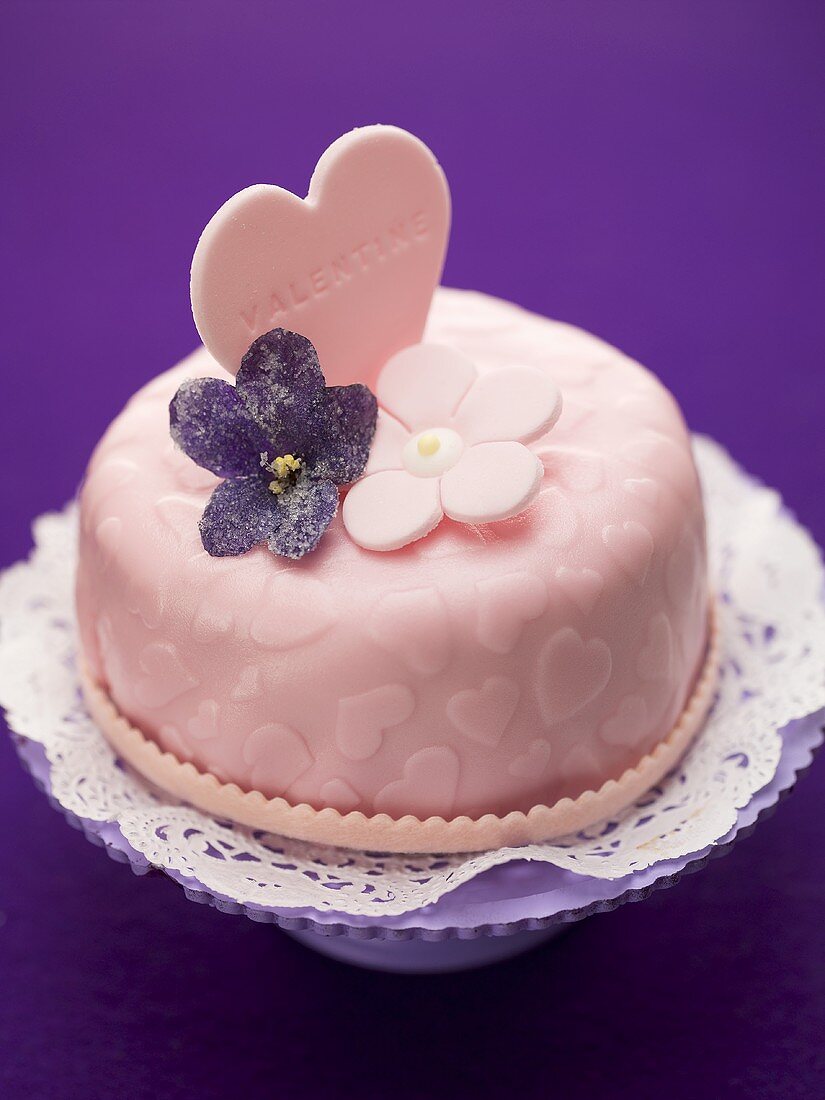 Rosa Kuchen zum Valentinstag