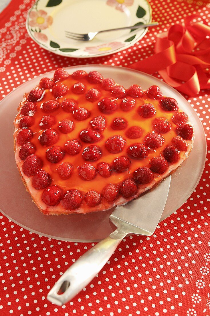 Heart-shaped raspberry flan for Valentine's Day (for diabetics)
