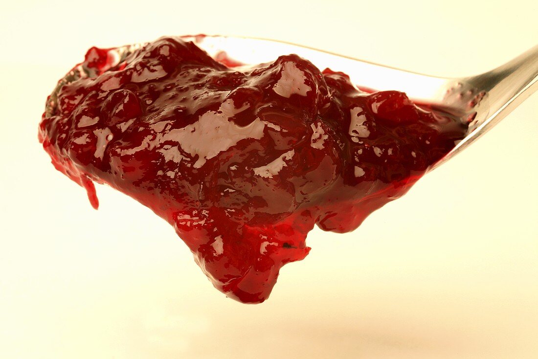 Cranberrysauce auf Löffel