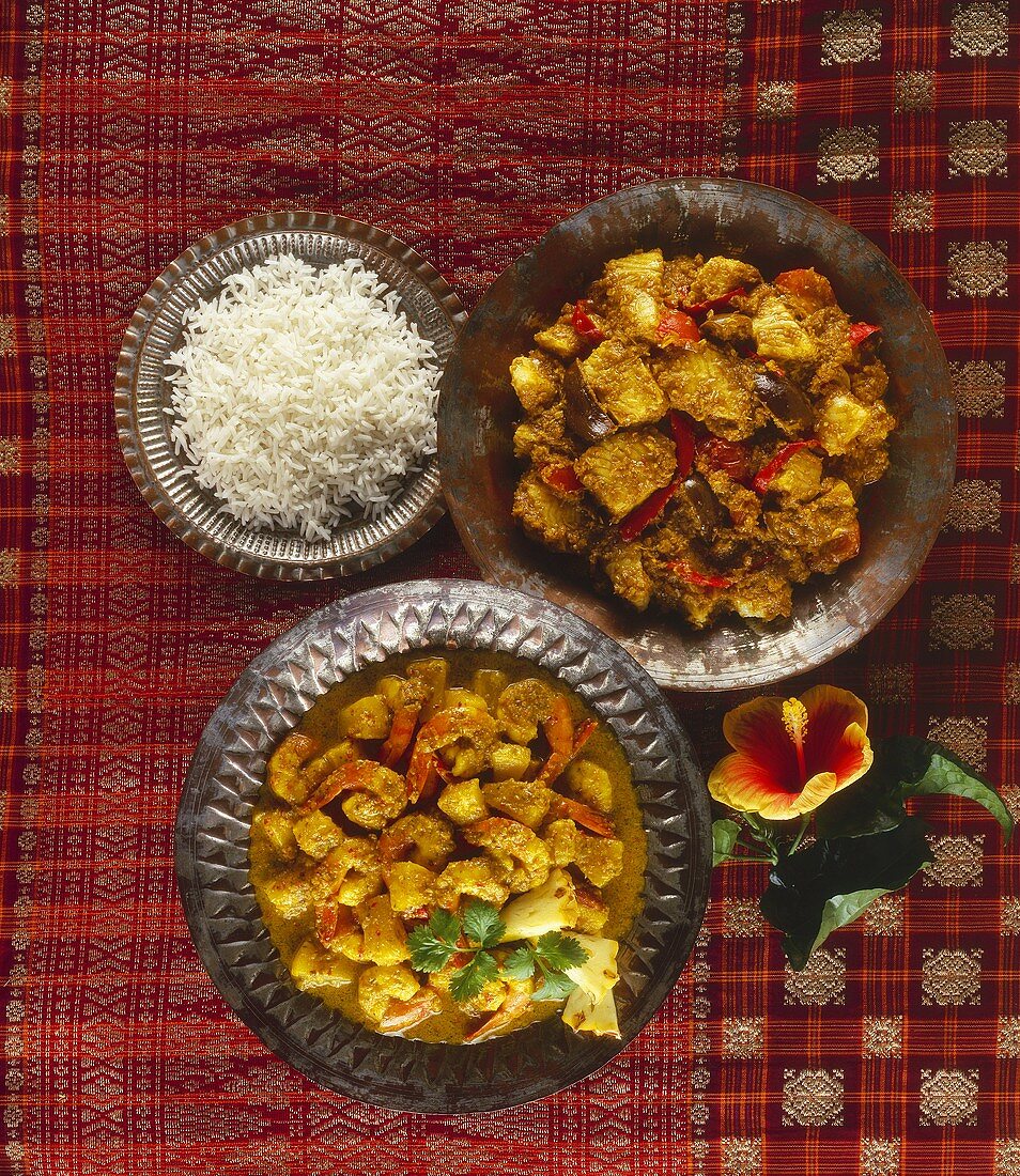 Assam Fischcurry und Nonya Garnelen-Ananas-Curry