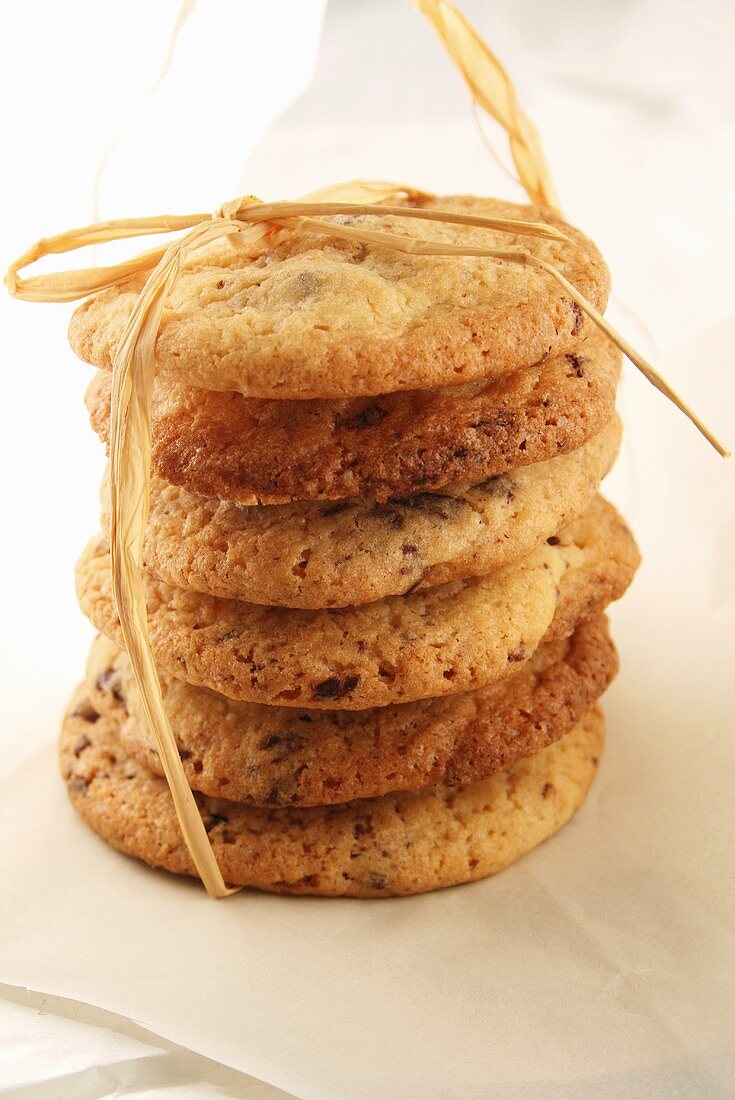 Cookies, gestapelt und zusammengebunden