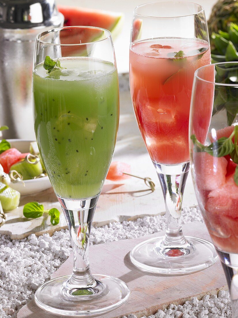 Kiwi fruit drink and watermelon drink (non-alcoholic)