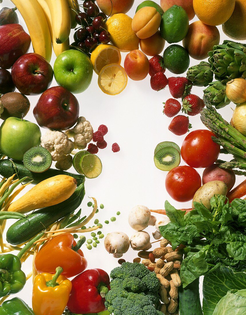 Verschiedene Obst- und Gemüsesorten um den Bildrand