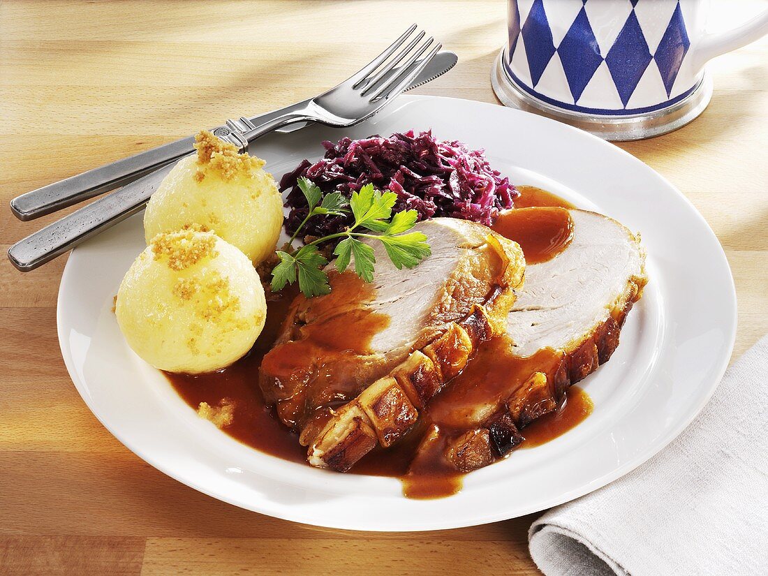 Roast pork with potato dumplings and red cabbage (Bavaria)