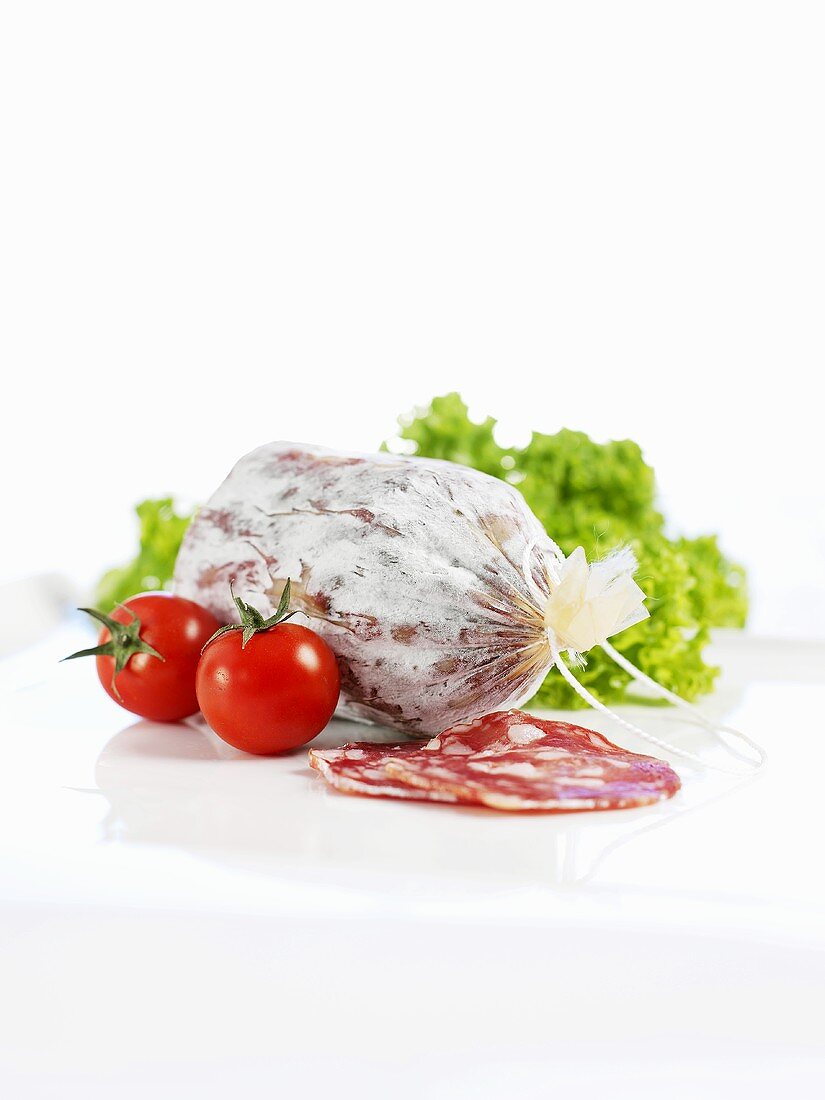 Salami, cherry tomatoes and lollo bionda