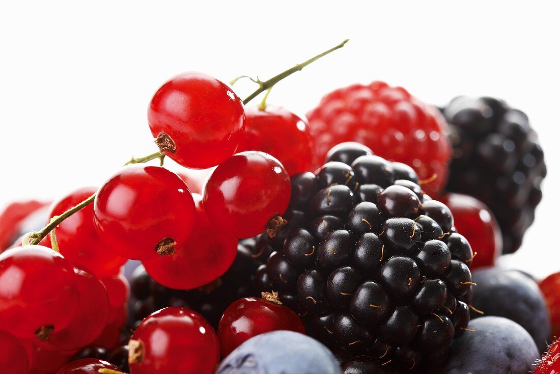 Assorted berries (close-up)